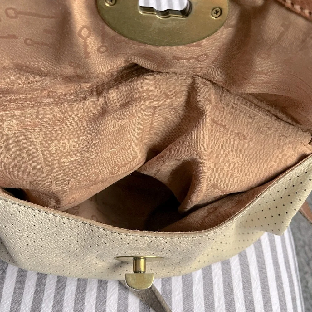 Fossil brown and off white leather crossbody purse - lots of compartments. - Picture 5 of 6